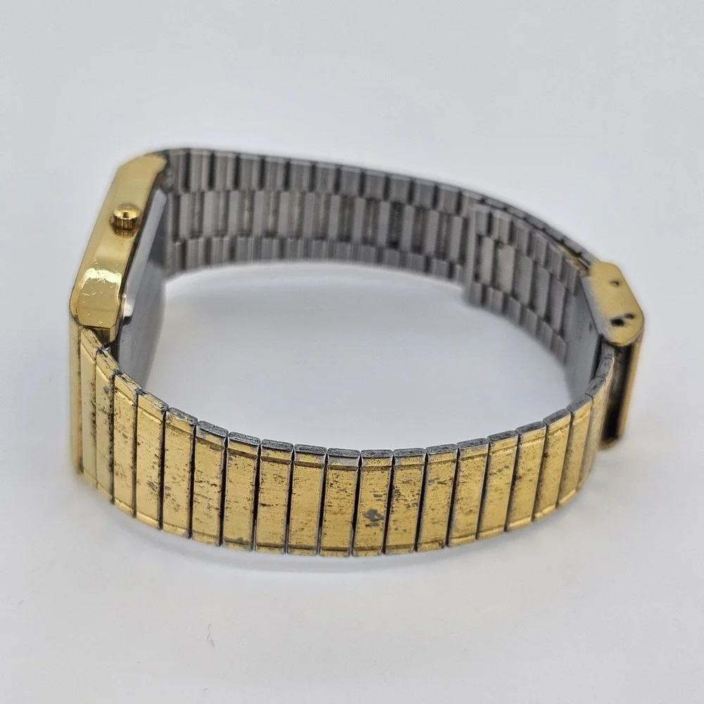 Women's Analog Watch 26MM Black Dial‎ Gold Metal Bands NEW Battery